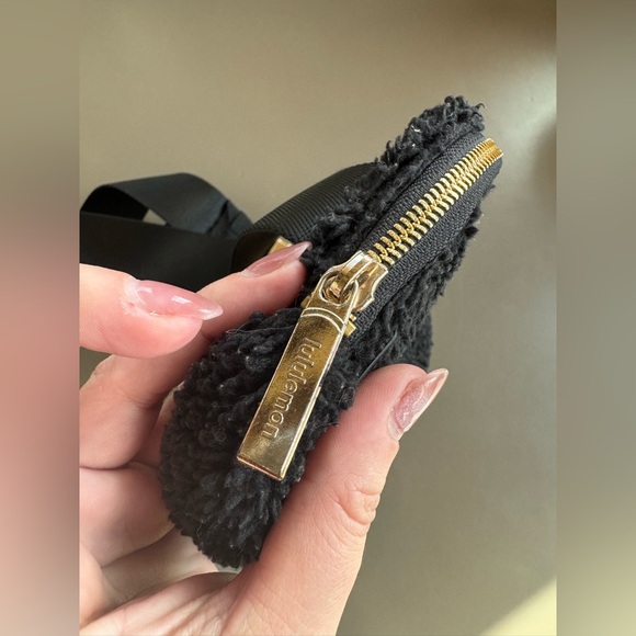 Lululemon Fleece Everywhere Belt Bag - Picture 6 of 14